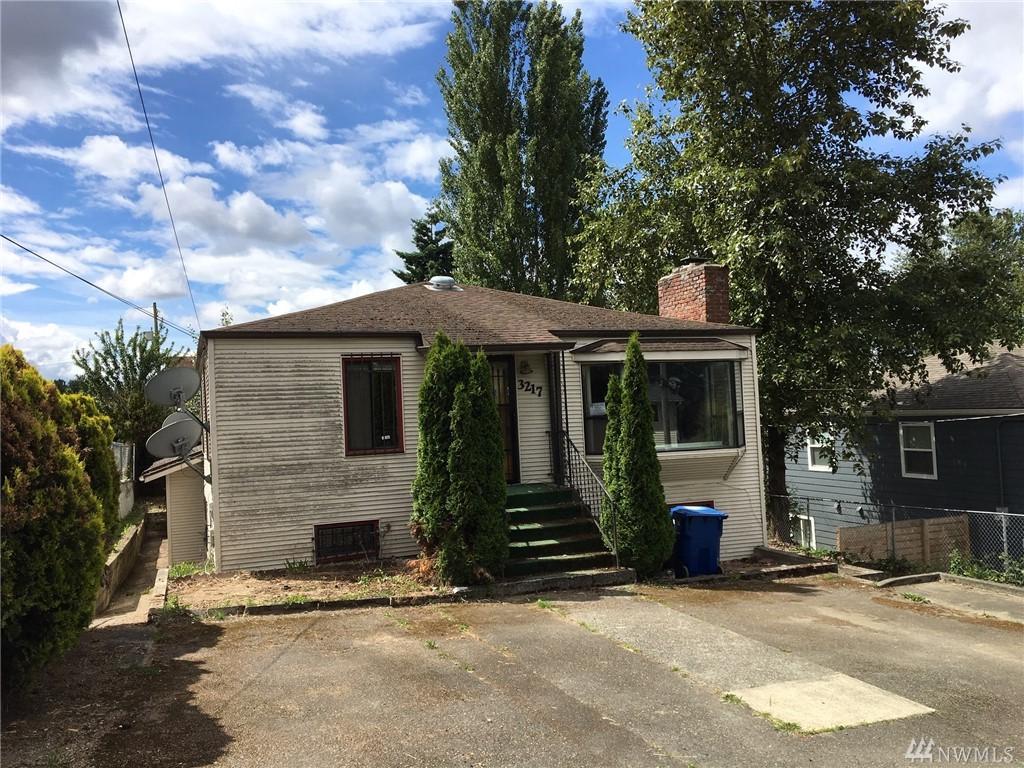 3217 Kenyon St - Photo 1