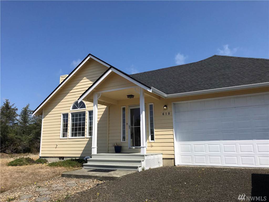 610 Lake Island Ave - Photo 1