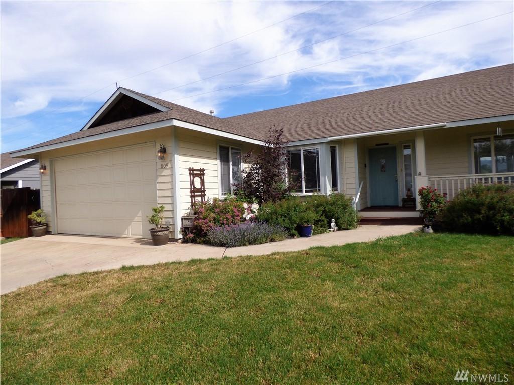 809 Acacia Lane - Photo 1