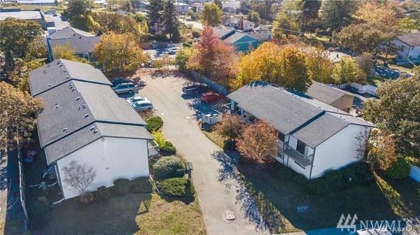 565 8th Ave - Photo 1