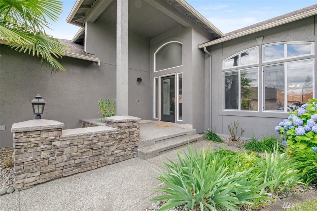 10302 183rd Ave - Photo 1