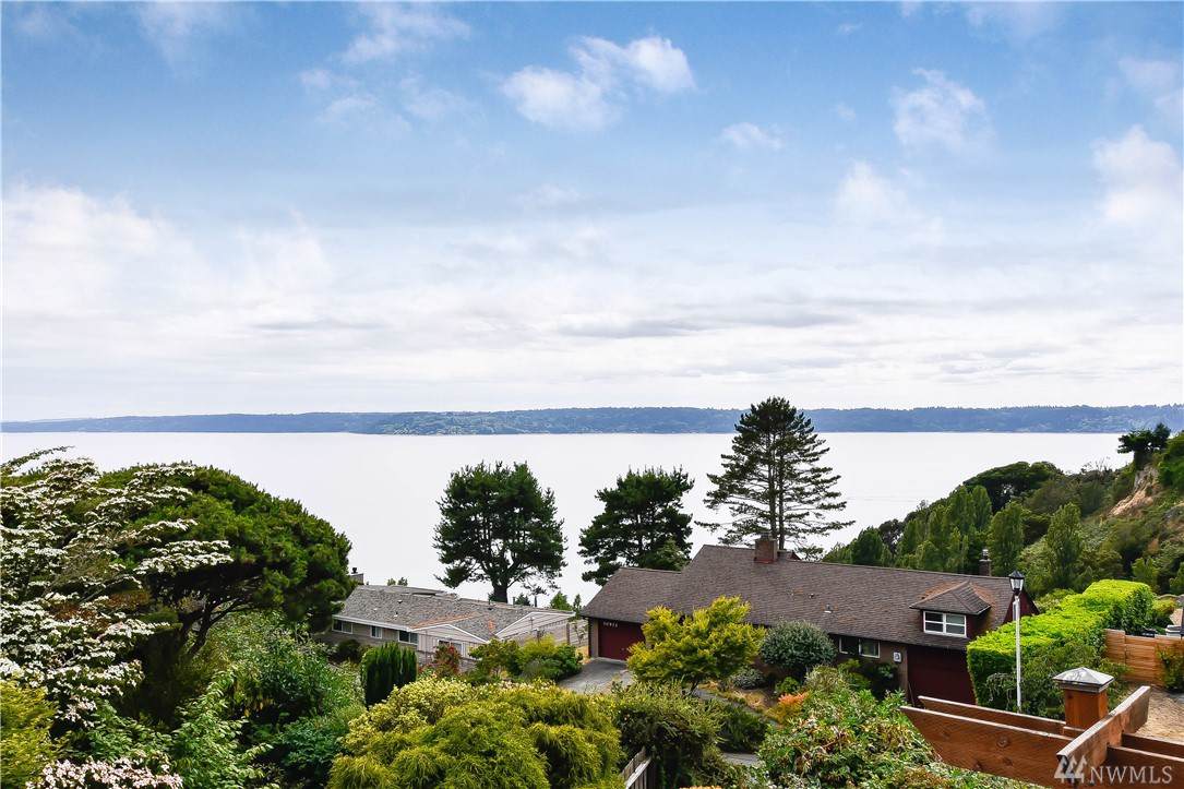 10829 Marine View Dr - Photo 1