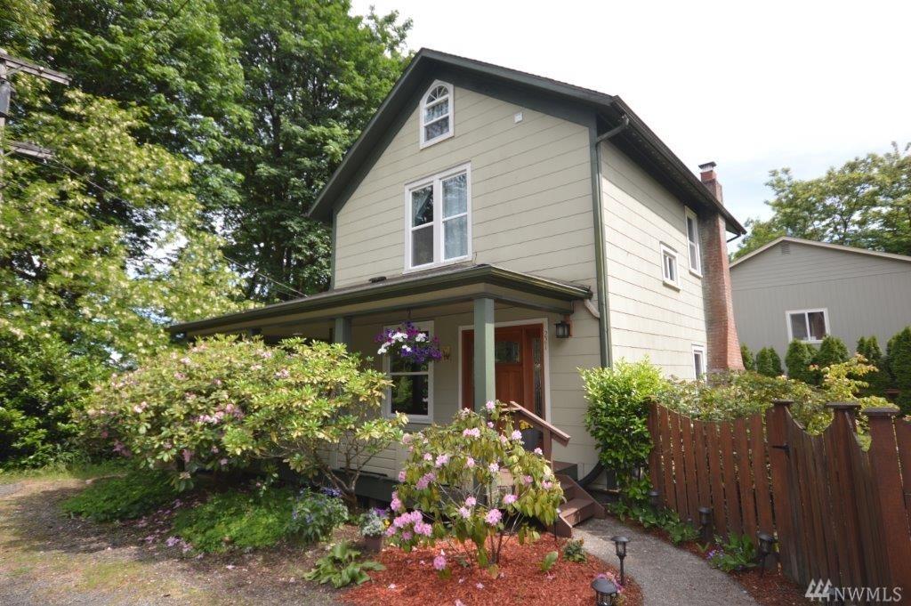 221 Bates St - Photo 1