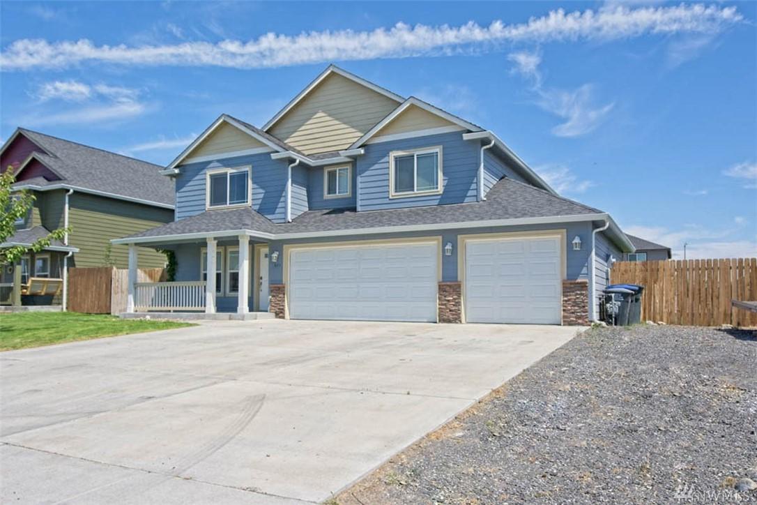 621 Harborview St - Photo 1