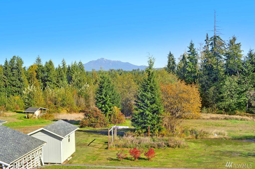1029 171st Ave - Photo 1