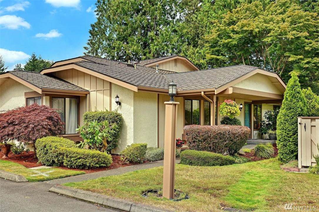 16032 Village Green Dr - Photo 1