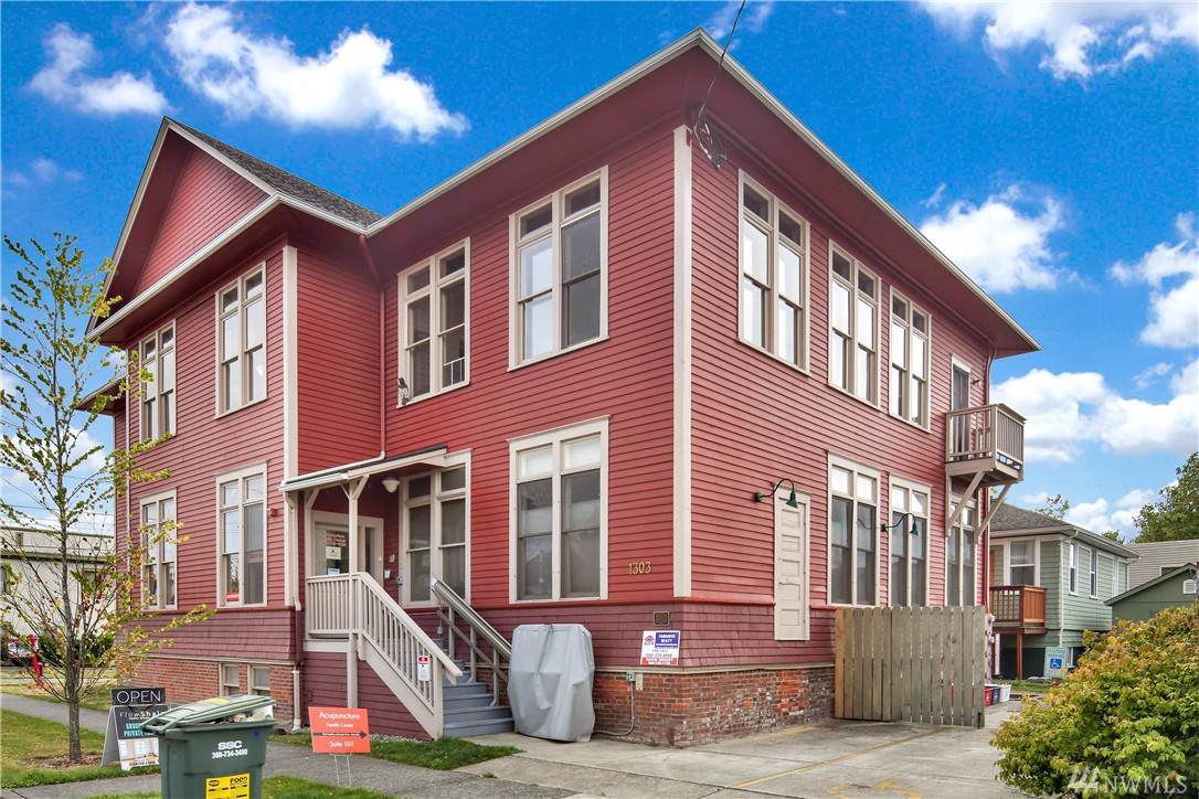 1303 Astor St - Photo 1