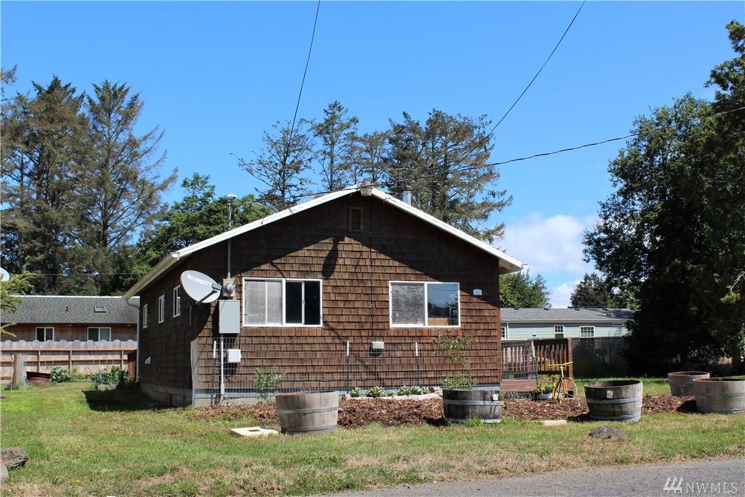 202-NE 24th - Photo 1