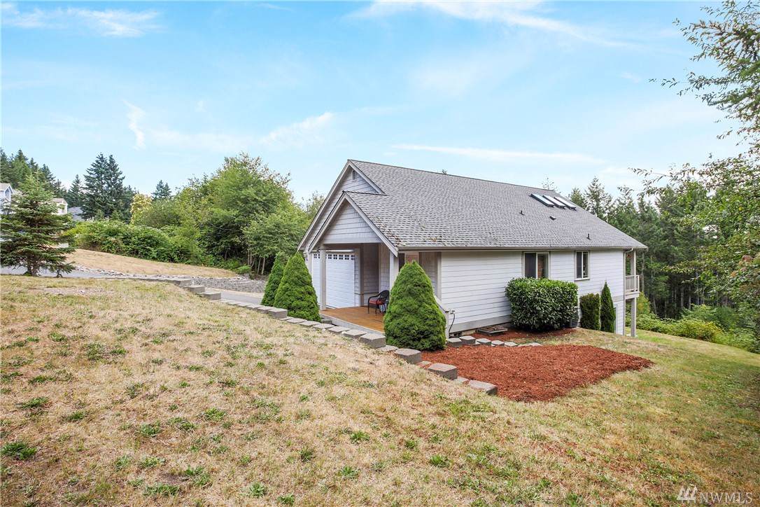 321 Rainier Ct - Photo 1