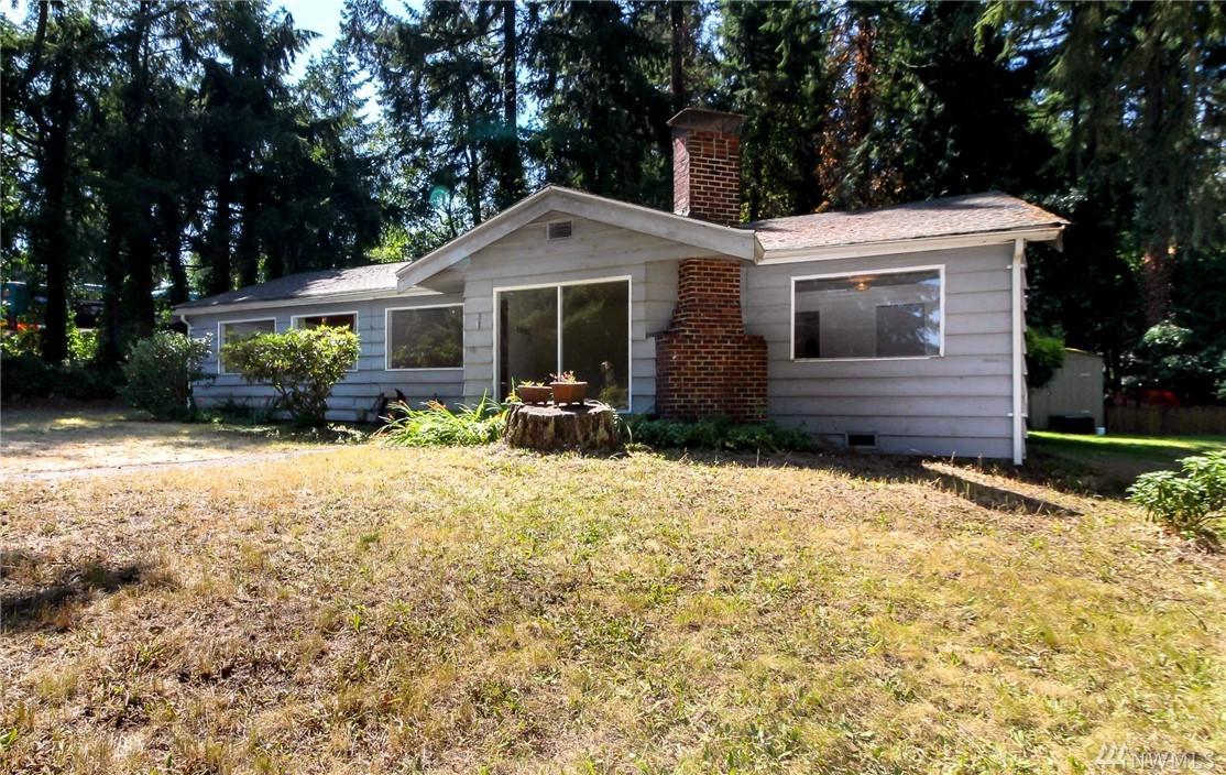 105 202nd St - Photo 1