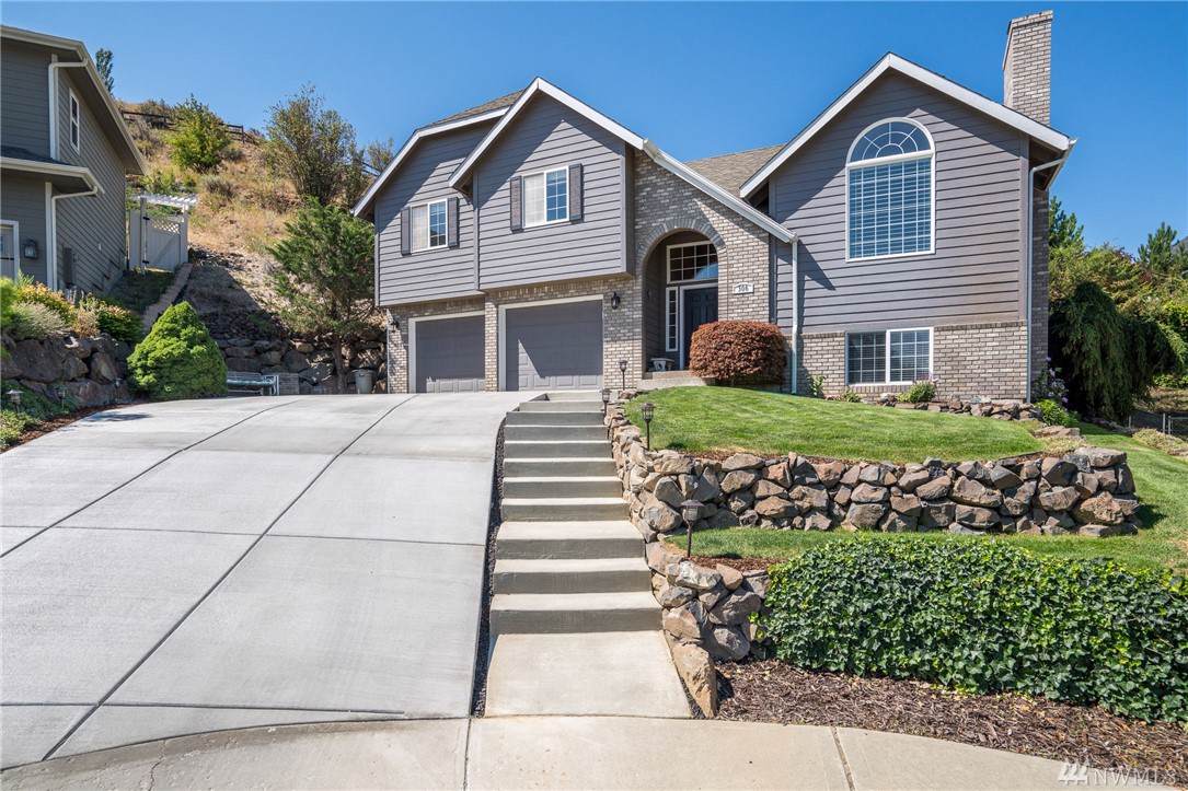 306 Canyon Place - Photo 1