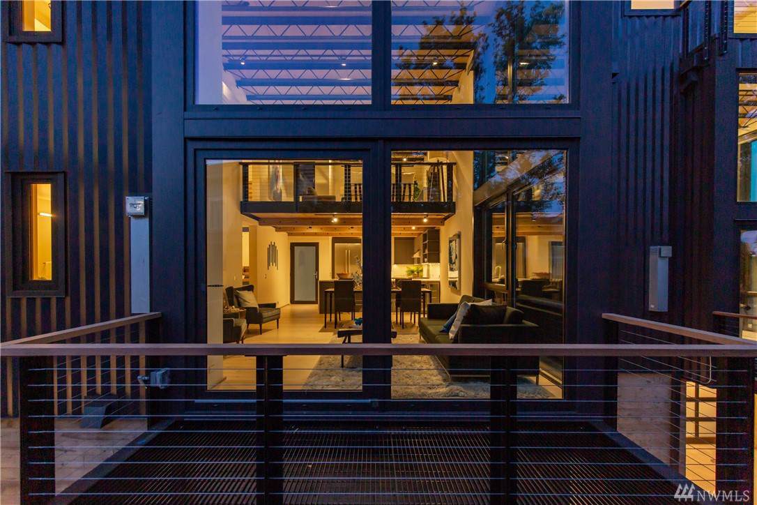 301 Lee St - Photo 1