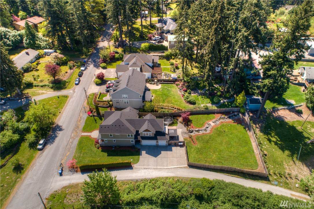 4006 102nd Ave - Photo 1