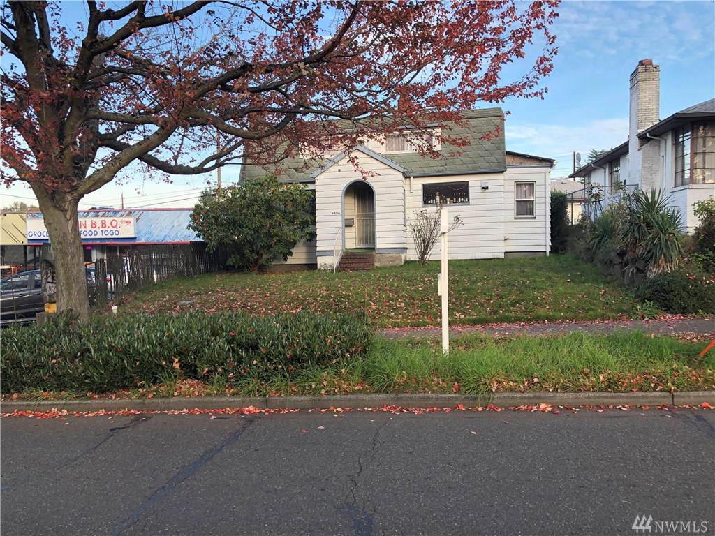 4894 Beacon Ave - Photo 1