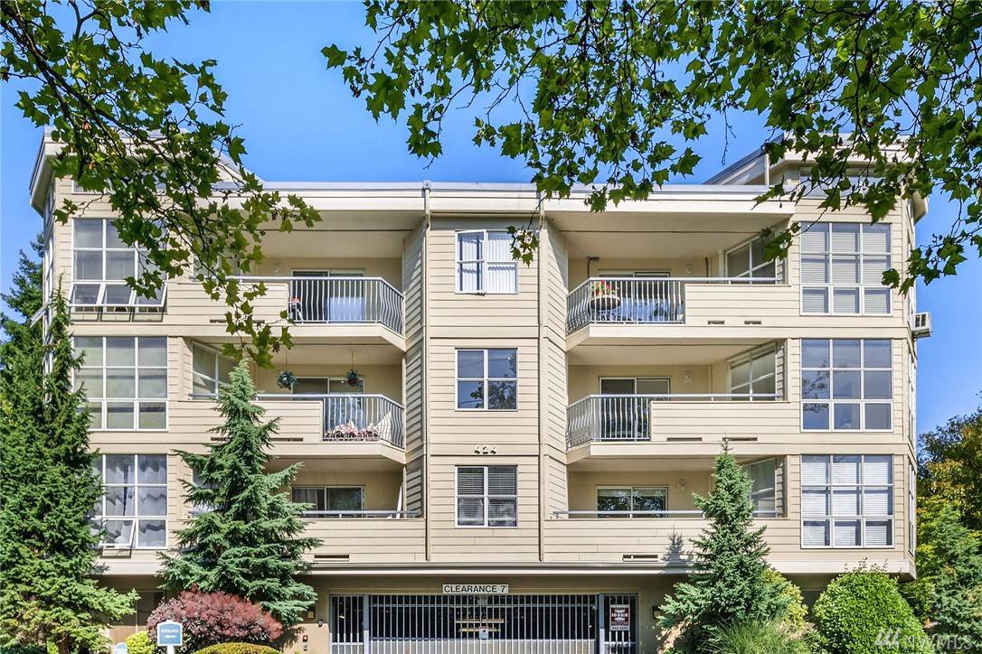 424 102nd Ave - Photo 1