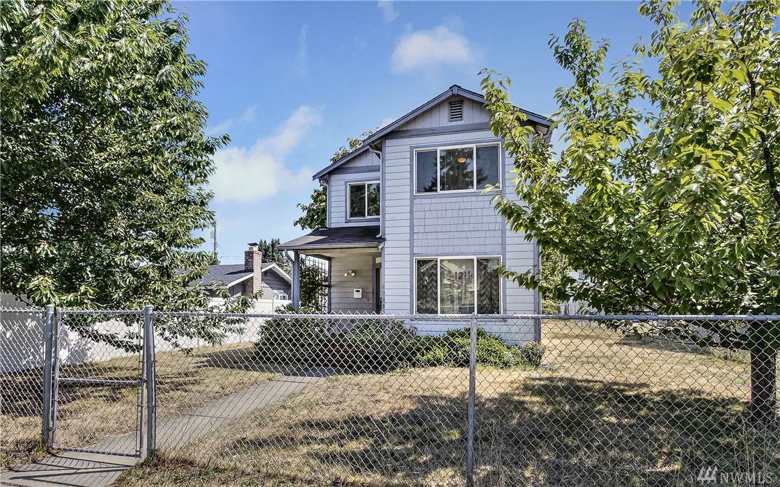 2533 Sheridan Ave - Photo 1