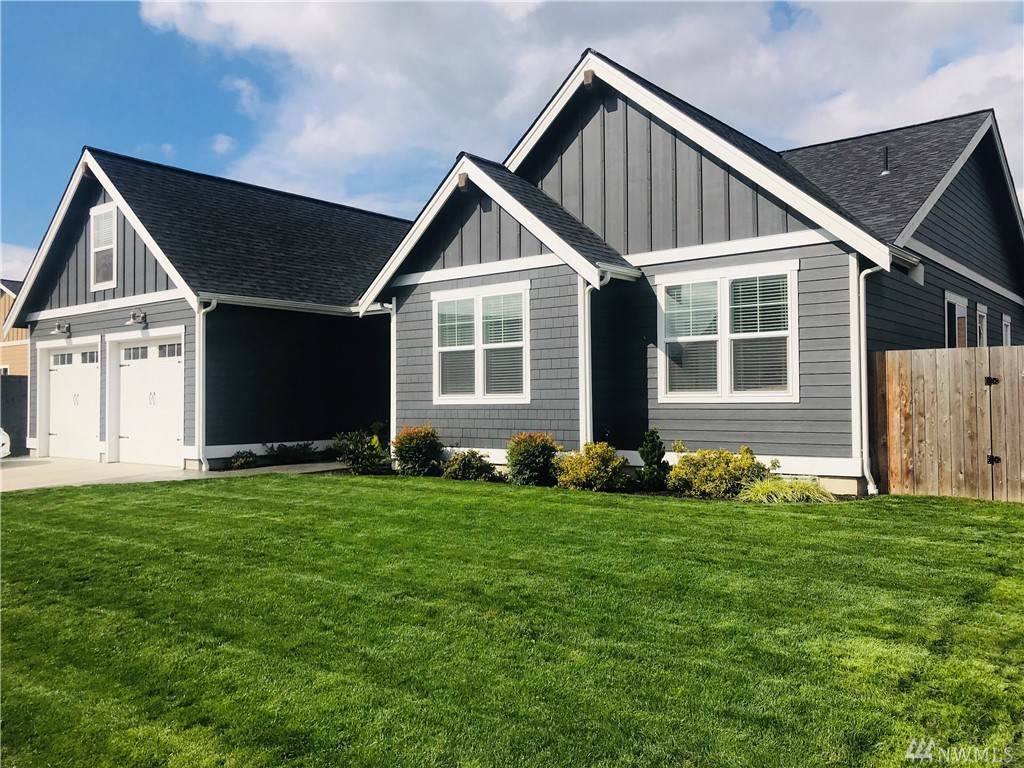 2082 Woodsman Dr - Photo 1