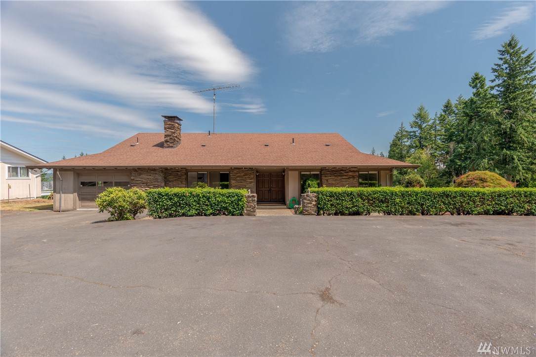 907 Swanson Dr - Photo 1