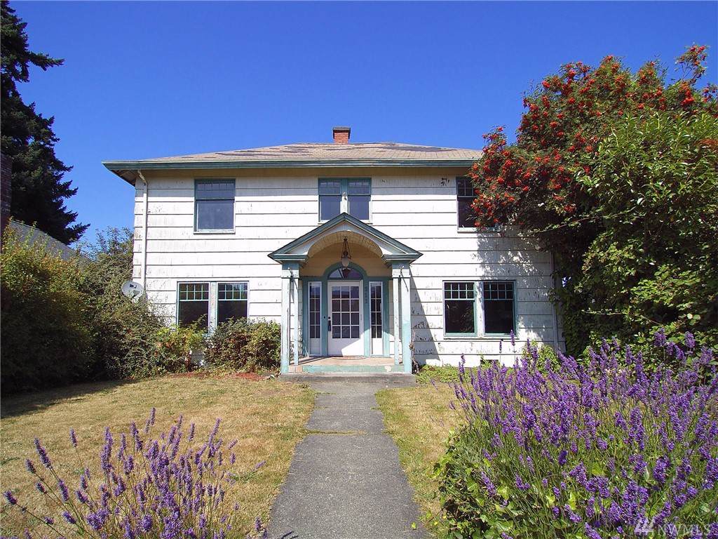 211 7th St - Photo 1