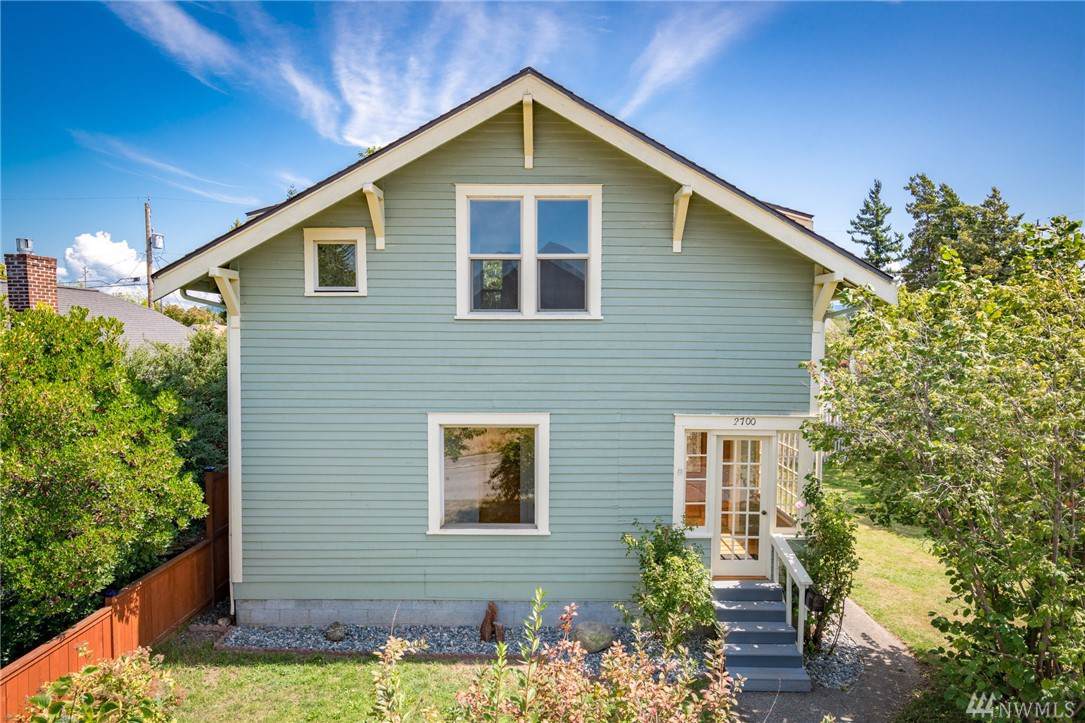 2700 Elm St - Photo 1