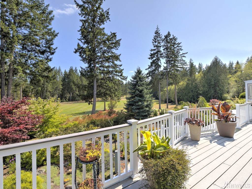 221 Connemara Wy - Photo 1