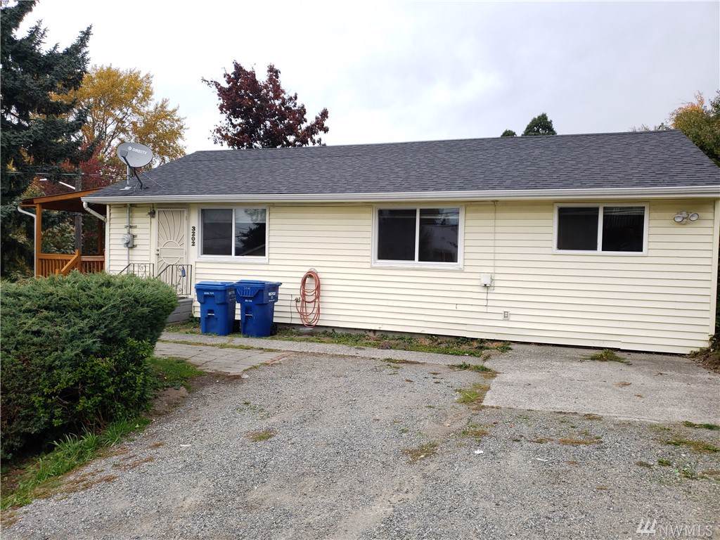 3202 Portland St - Photo 1