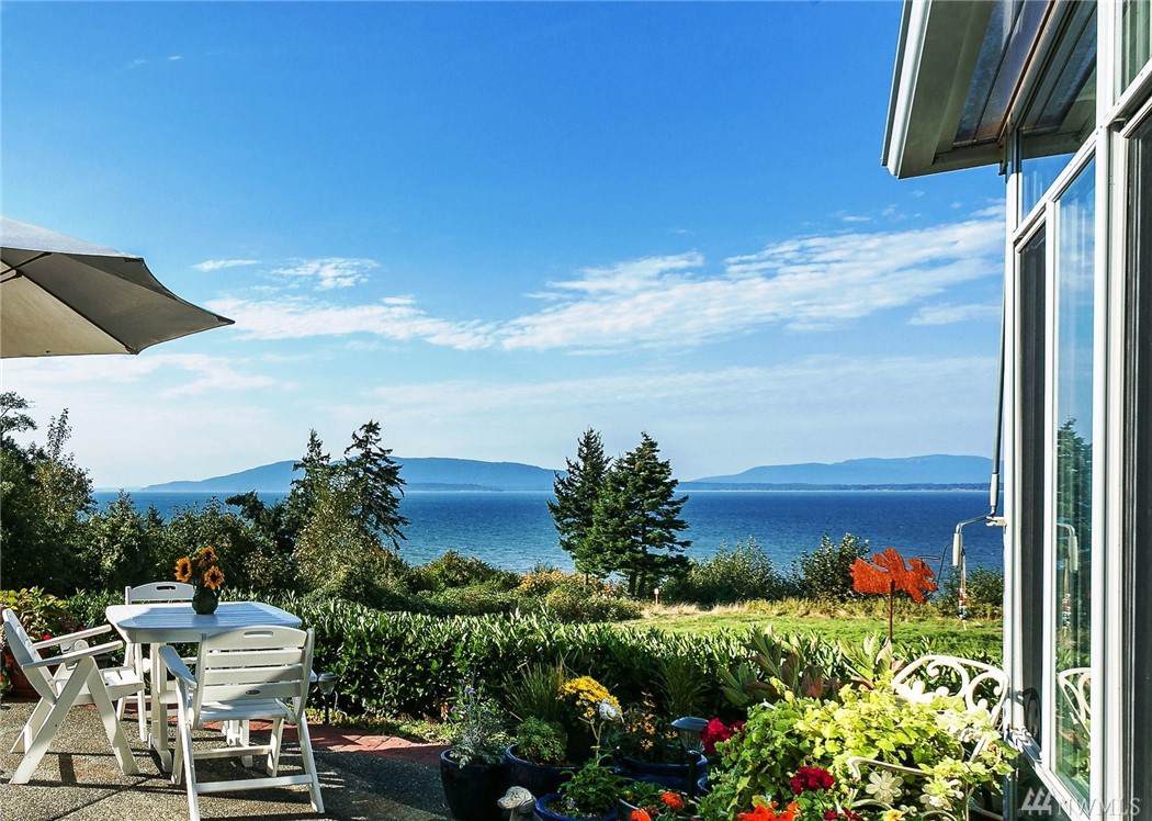 909 Marine Dr - Photo 1