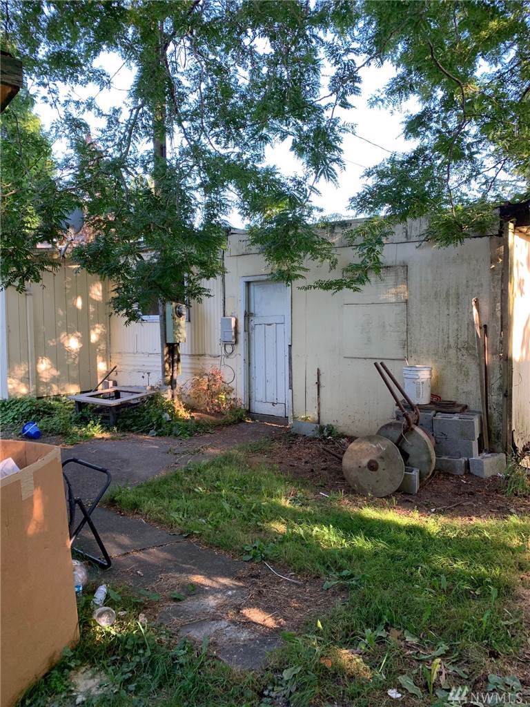1366 Axton Rd - Photo 1