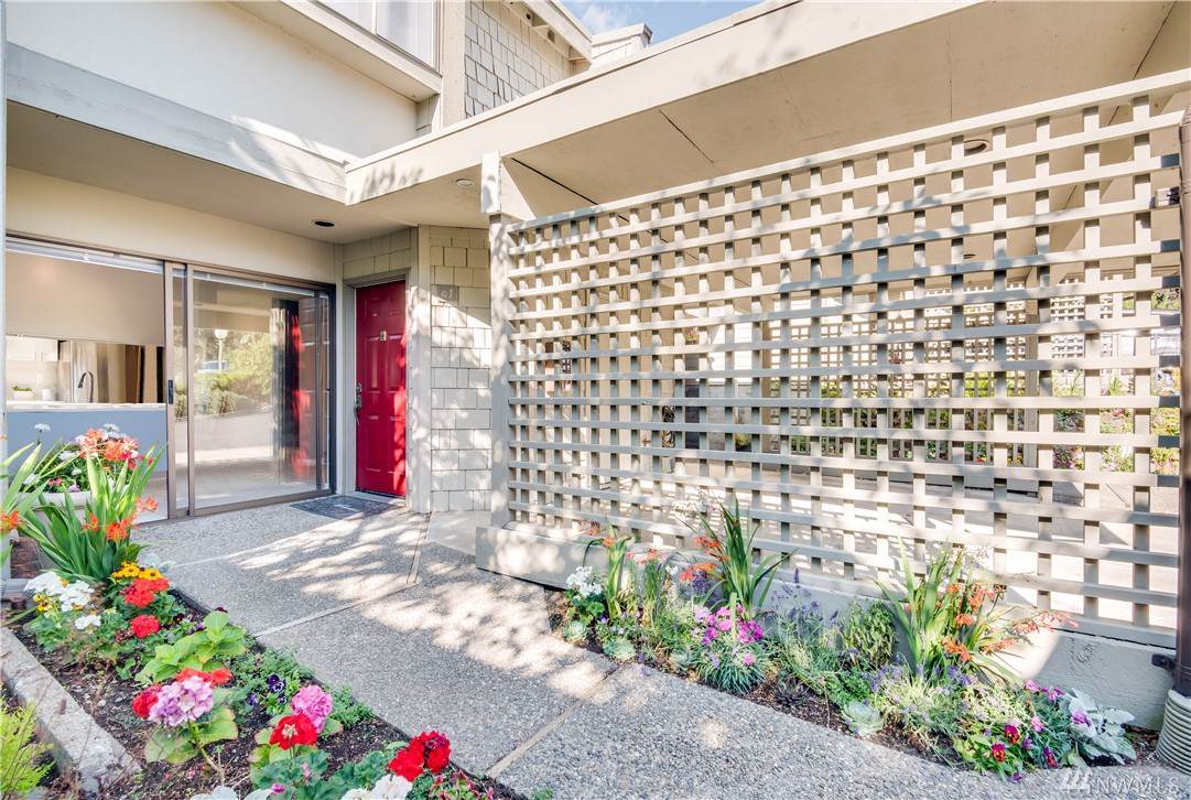 22707 Lakeview Dr - Photo 1