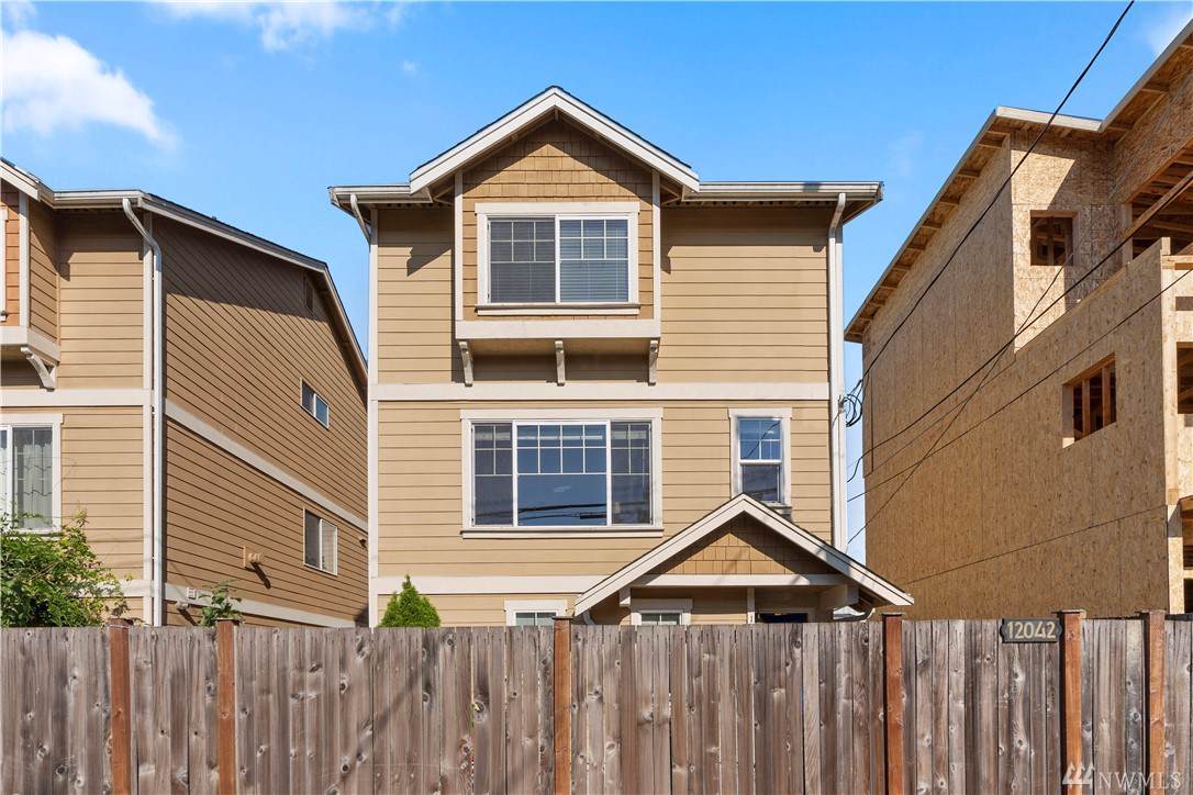 12042 33rd Ave - Photo 1