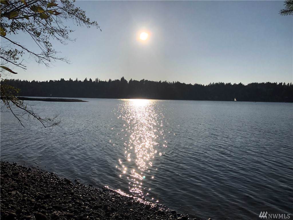 560 Stretch Island Rd - Photo 1