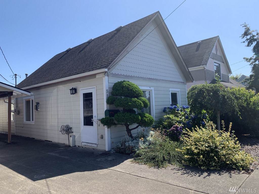 511 3RD St - Photo 1