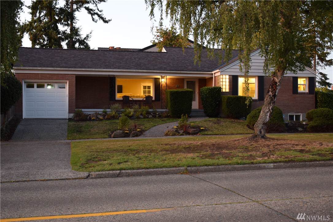 2806 Dravus St - Photo 1