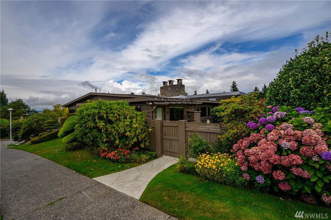3200 44th Ave - Photo 1