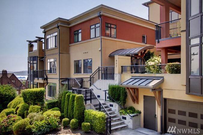 907 Warren Ave - Photo 1