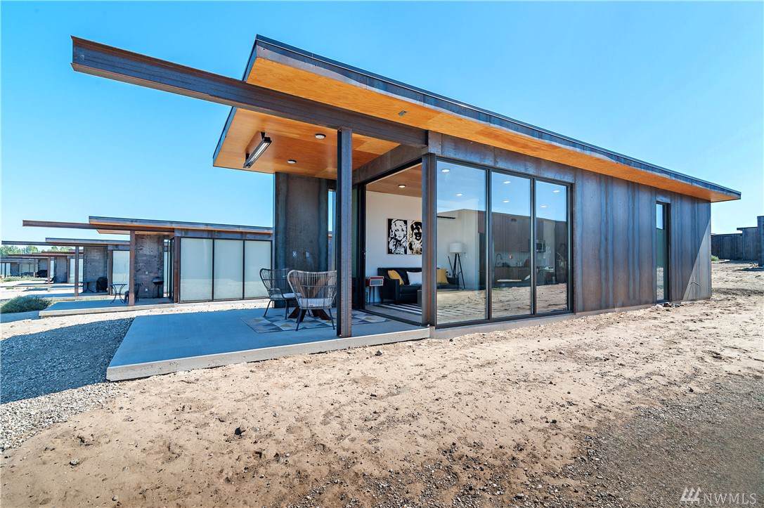 23728 Cliffe Pointe Road - Photo 1