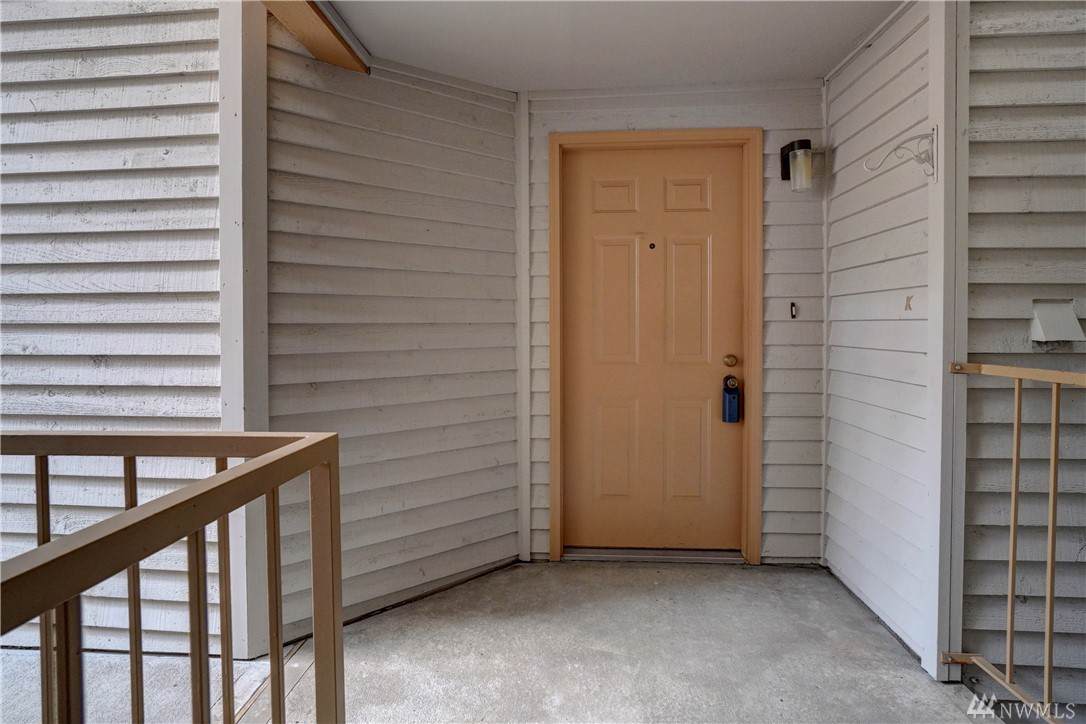 7612 37th St - Photo 1