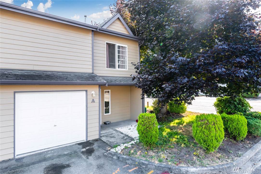 2436 I St - Photo 1