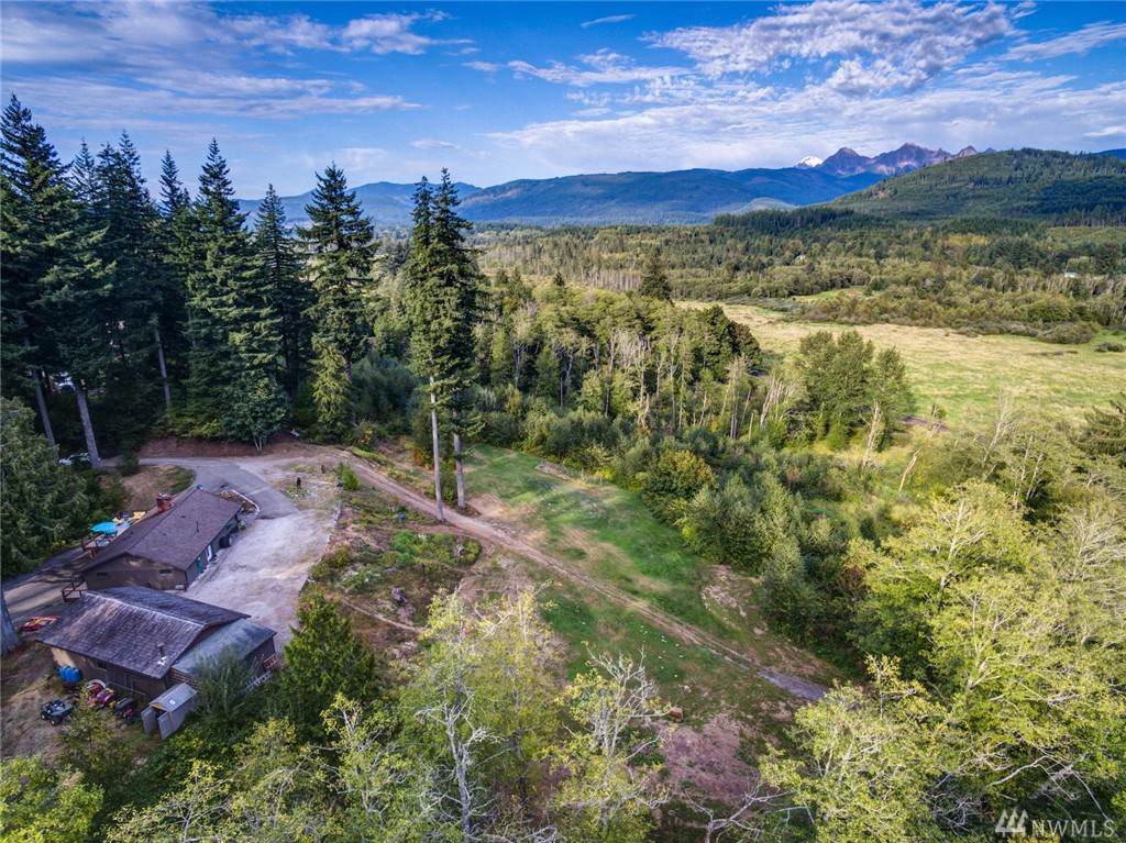 496 Valley Highway - Photo 1