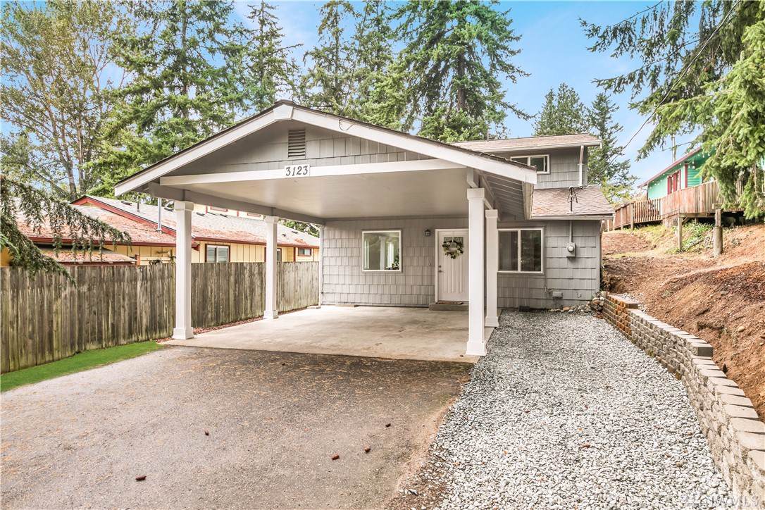 3123 Cowgill Ave - Photo 1