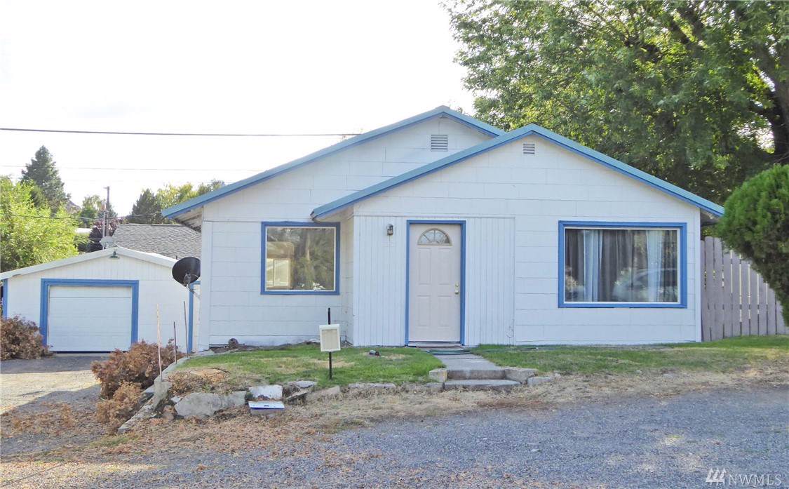 33 Stevens Ave - Photo 1