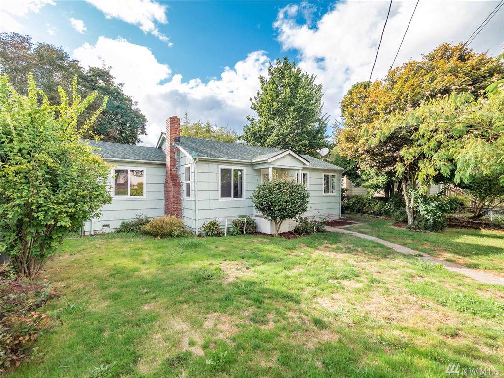 1125 Bloomington Ave - Photo 1