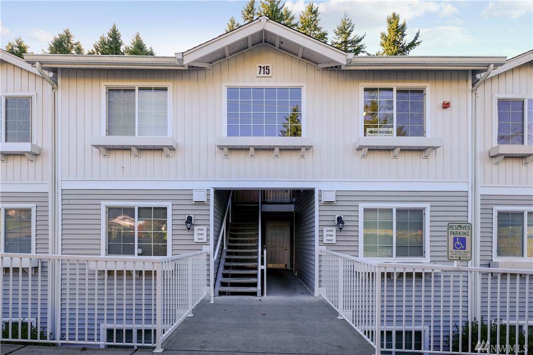 715 Harrington Place - Photo 1