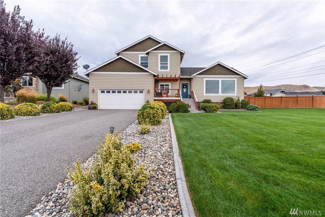 900 Ridge Crest Dr - Photo 1