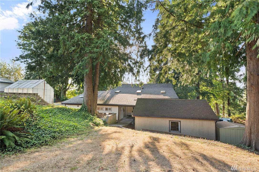 1424 Ridge Ave - Photo 1
