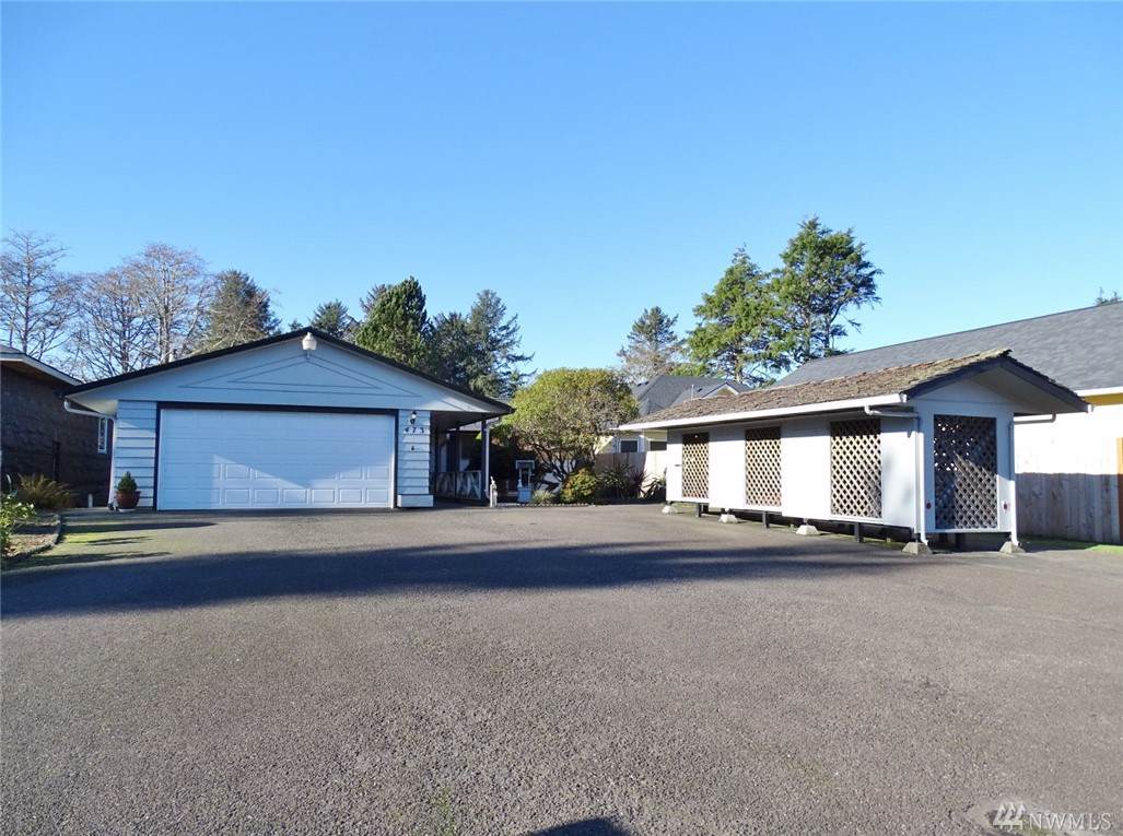 473 Bass Ave - Photo 1