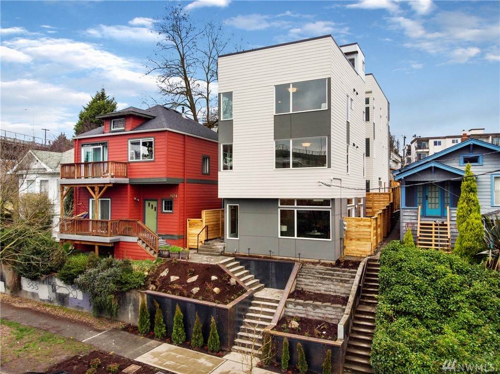926 35th St - Photo 1