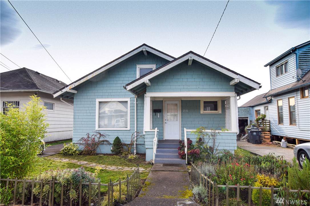 216 Eklund Ave - Photo 1