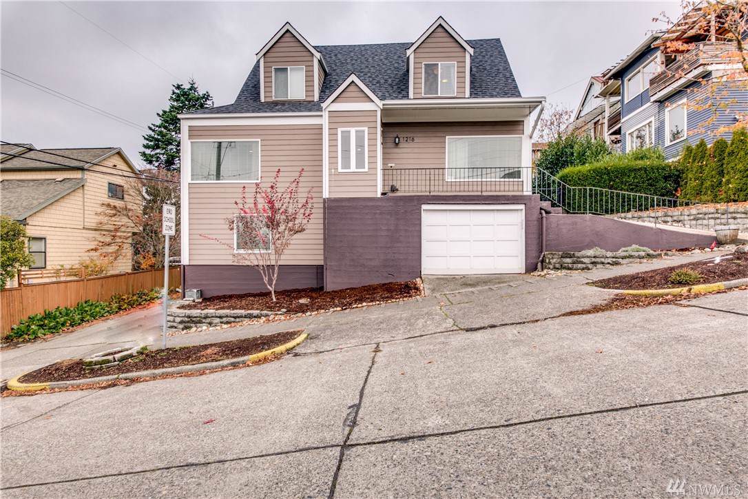 1216 Hill St - Photo 1