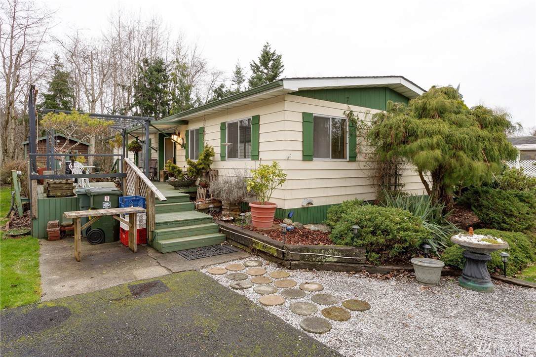 2400 Donovan Ave - Photo 1